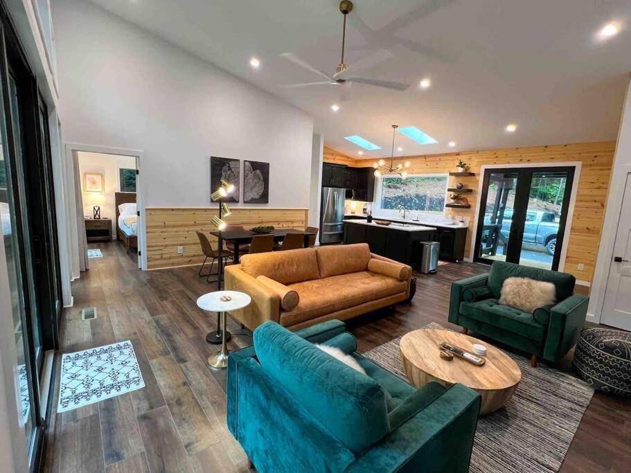 Modern Mountain Getaway With Hot Tub, Fire Pit Villa Sautee Nacoochee Kültér fotó