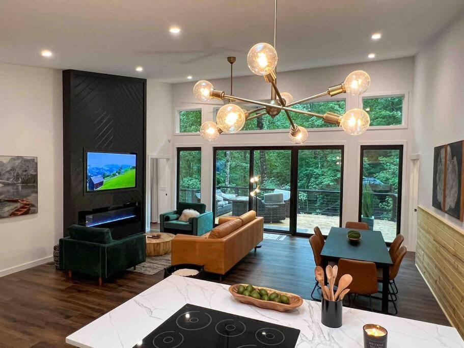 Modern Mountain Getaway With Hot Tub, Fire Pit Villa Sautee Nacoochee Kültér fotó