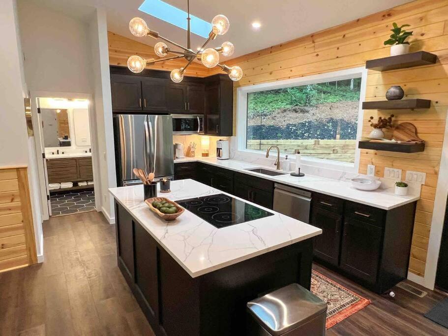 Modern Mountain Getaway With Hot Tub, Fire Pit Villa Sautee Nacoochee Kültér fotó