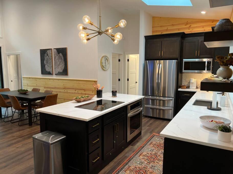 Modern Mountain Getaway With Hot Tub, Fire Pit Villa Sautee Nacoochee Kültér fotó